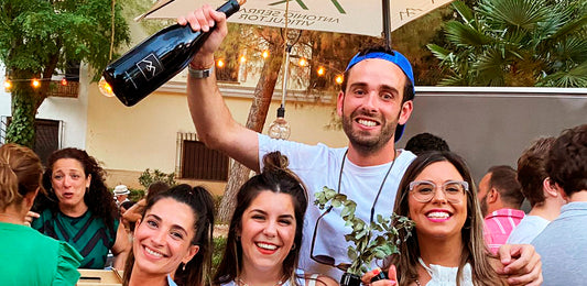 Éxito de Antonio Serrano en La Fiesta de la Juventud, la gran cita de la música y el vino